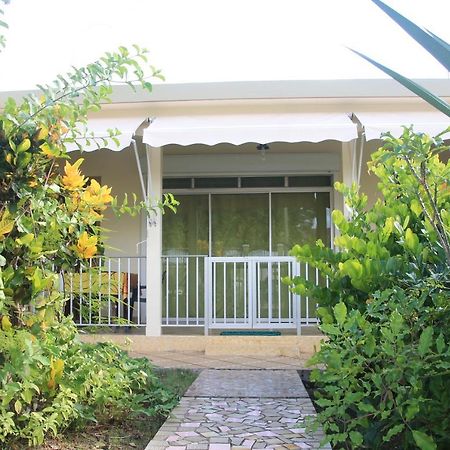 Villa Loka Lamentin Екстериор снимка